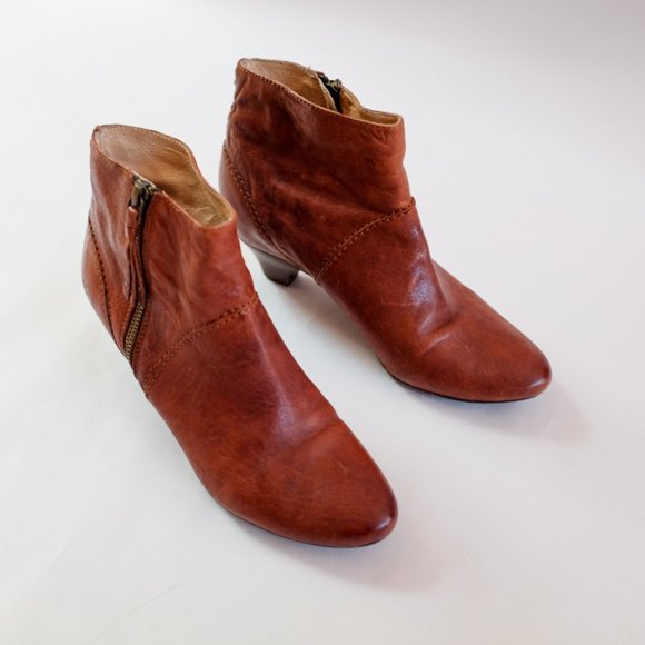 frye steffi zip bootie